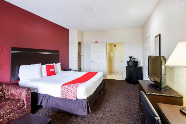 OYO Hotel Port Allen LA image 15